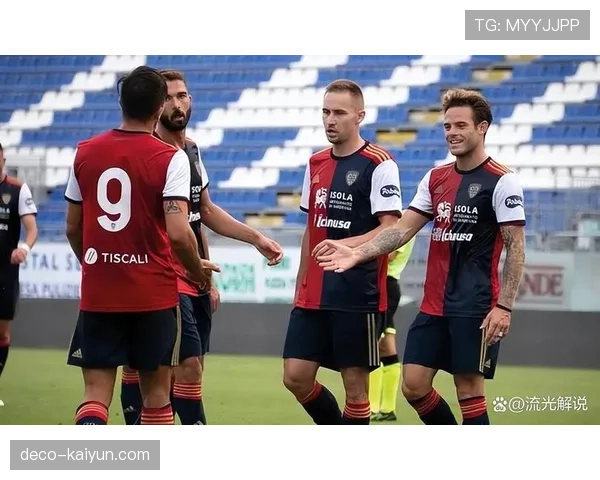 战术复盘:卡利亚里主帅的变阵三后卫如何抢下对阵佛罗伦萨的关键一分